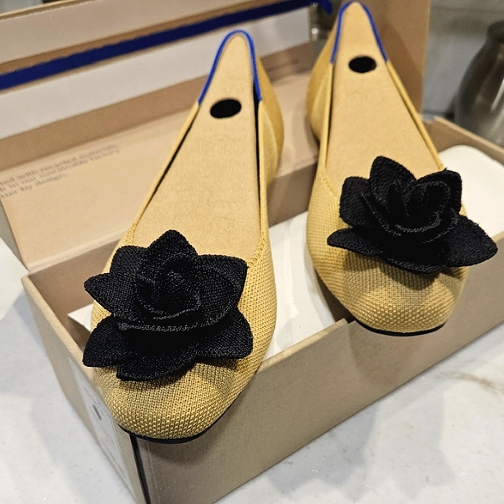 Rothy's Flats - The Petal Square - Size 8 - New Never Used